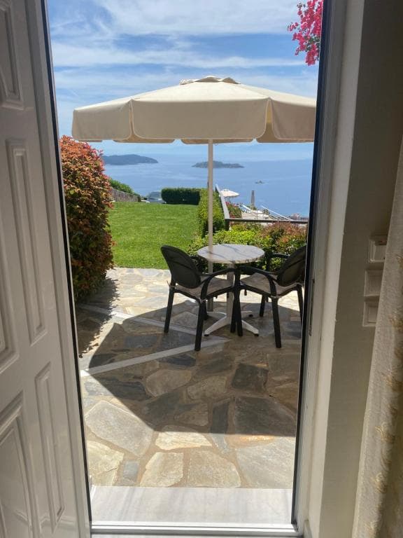 GoldenHill Studios&apartments in Skiathos Island, Greece