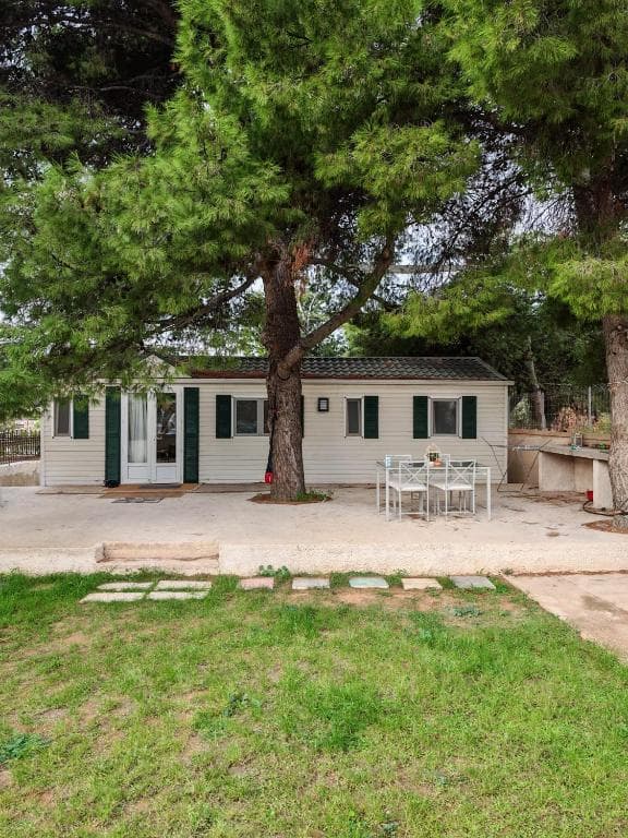 Family mobile home solar powered near the sea and the airport to share in Athens, Greece