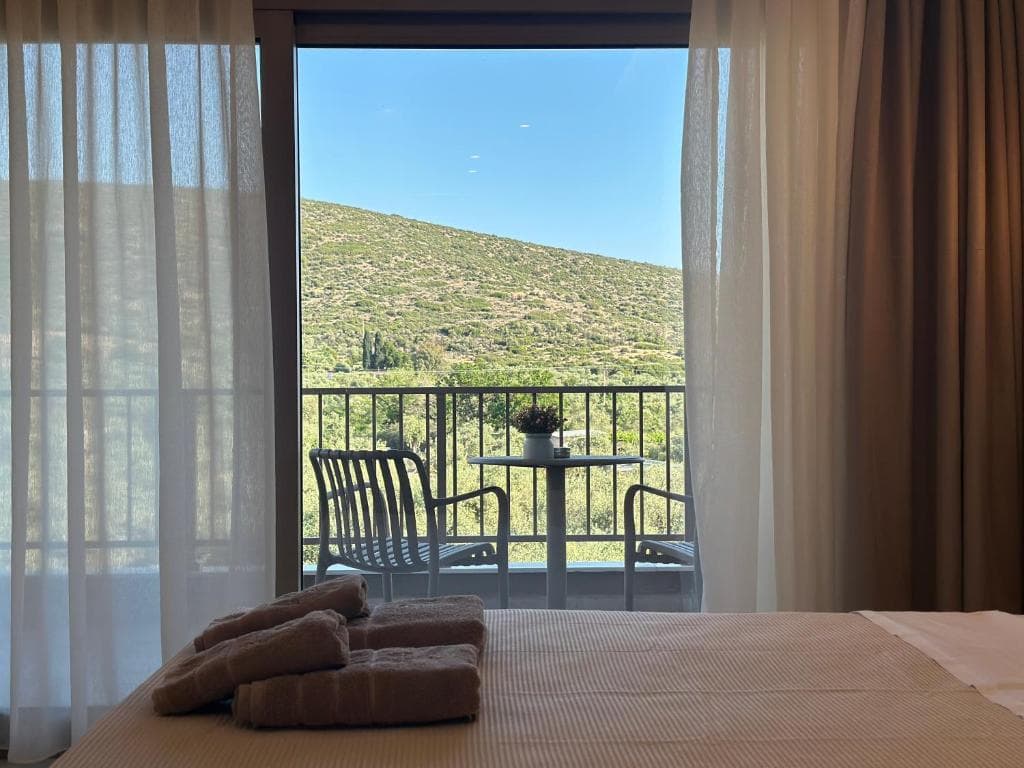 Minimalist suites