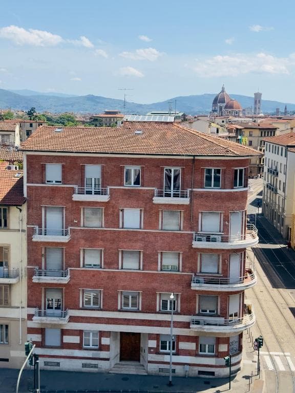 Elegante Appartamento con Giardino Privato, Jacuzzi nel Cuore di Firenze in Florence, Italy