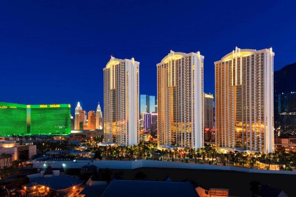StripViewSuites Penthouse Two-Bedroom Conjoined Suite in Las Vegas (NV), United States
