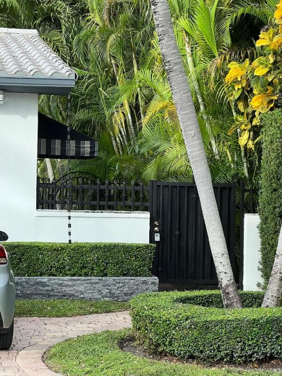 VILLA GUILLA in Miami (FL), United States