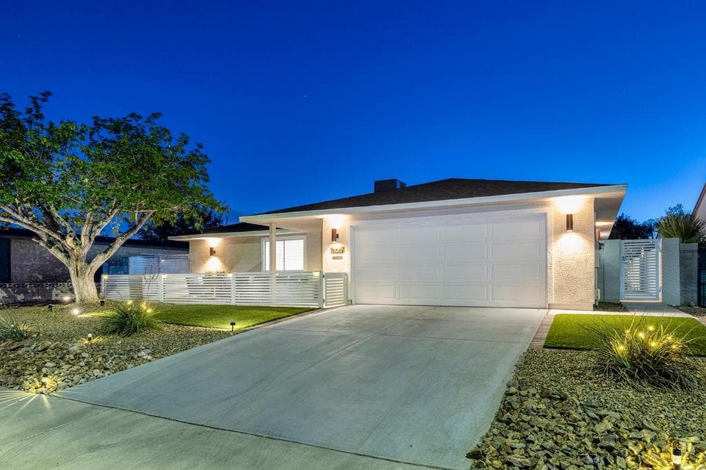 Single Story minutes from Summerlin with RV Parking & Dog Friendly