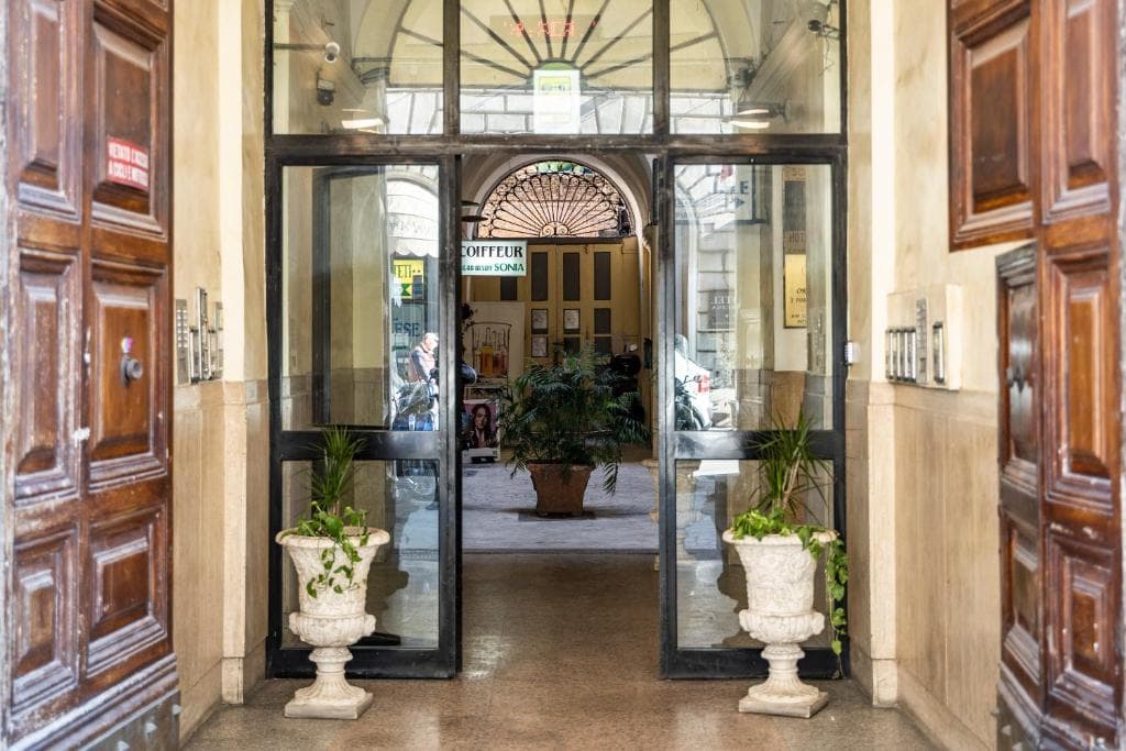 Hotel Ferrarese in Rome, Italy