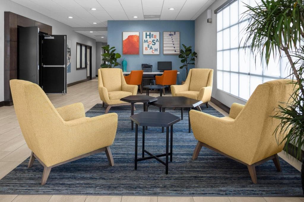 Holiday Inn Express Hotel & Suites Hermosa Beach By IHG in Los Angeles (CA), United States
