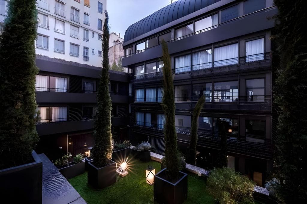 Rayz Private Suites in Paris, France