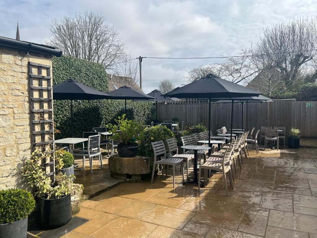 Priory Tearooms Burford with Rooms in Burford, United Kingdom