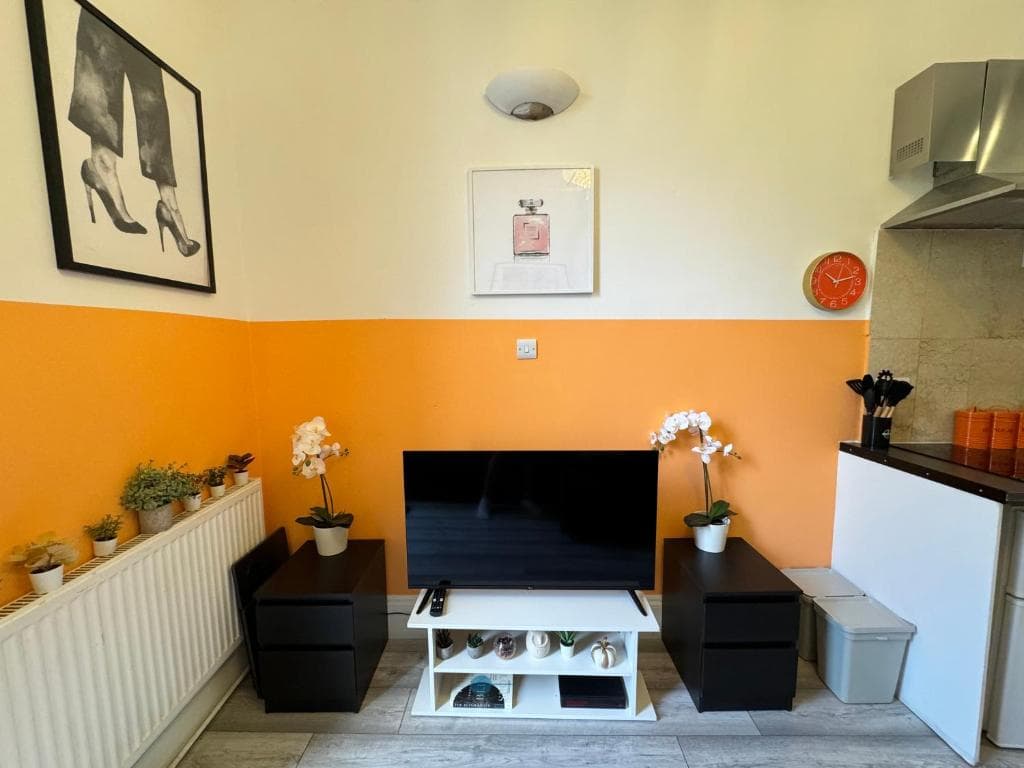 Central, Affordable and fashion flat for 4 people with breakfast close to Notting Hill Zone 1