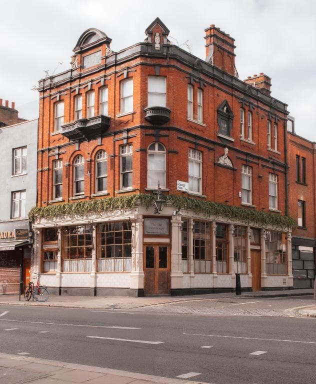 The Old Farmhouse Pub and Rooms in London, United Kingdom