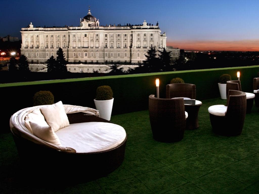 Apartosuites Jardines de Sabatini in Madrid, España