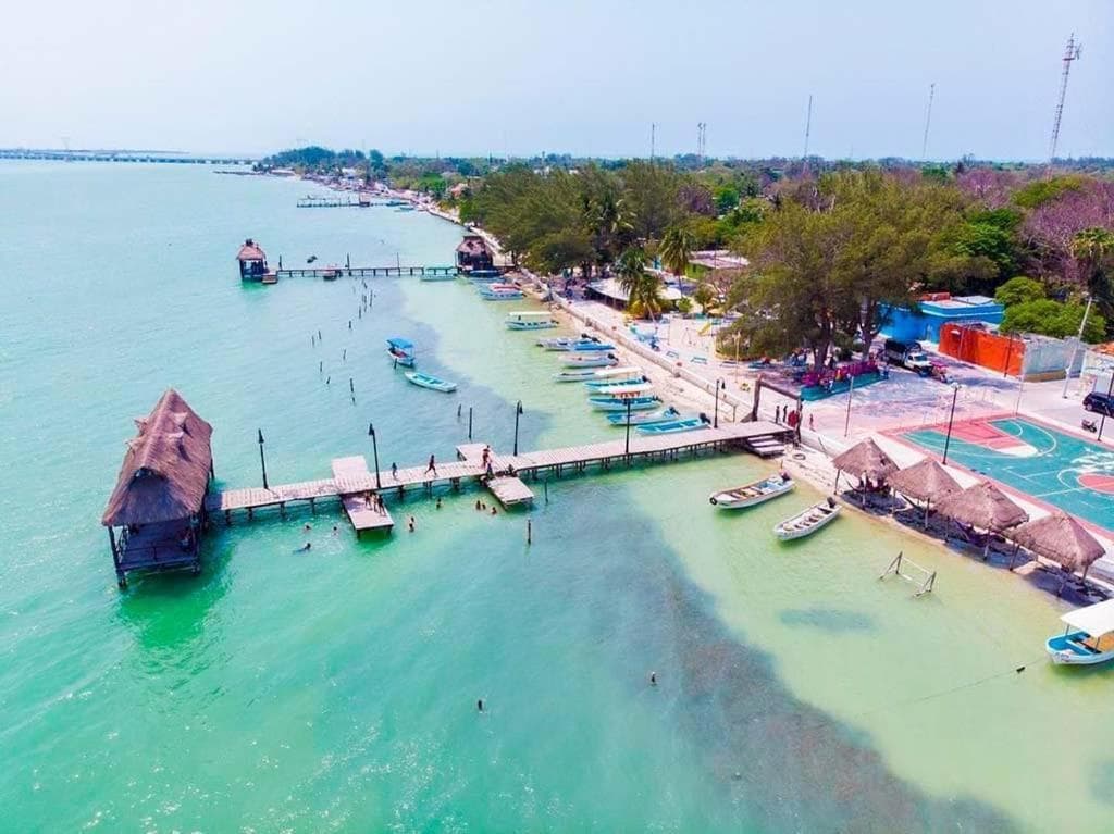 HOTEL ISLA in Isla Aguada, Mexico