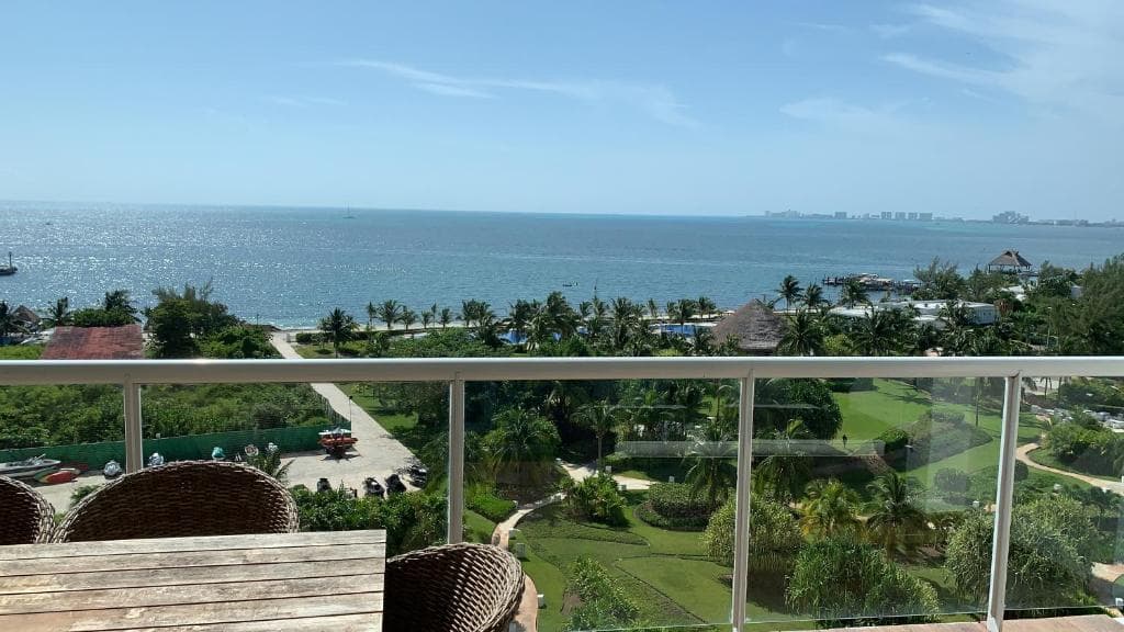 Well equipped condo with splendid sea view
