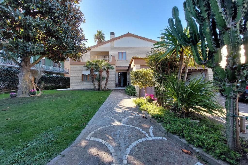 Villa Gisi Guest House in Rome, Italy