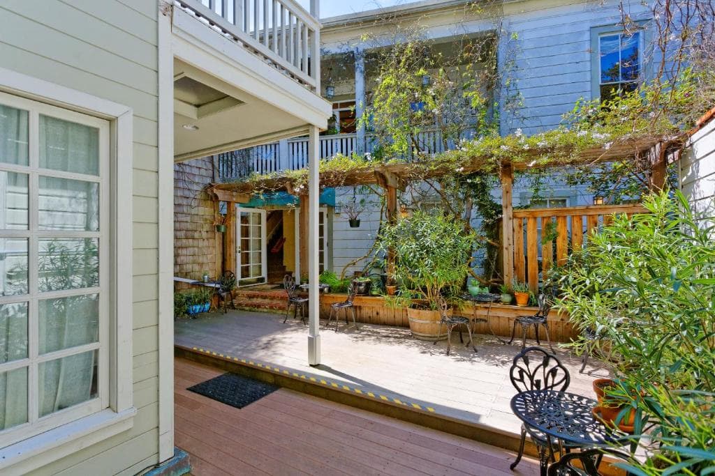 THE GABLES INN - SAUSALITO - BED AND BREAKFAST in San Francisco (CA), United States