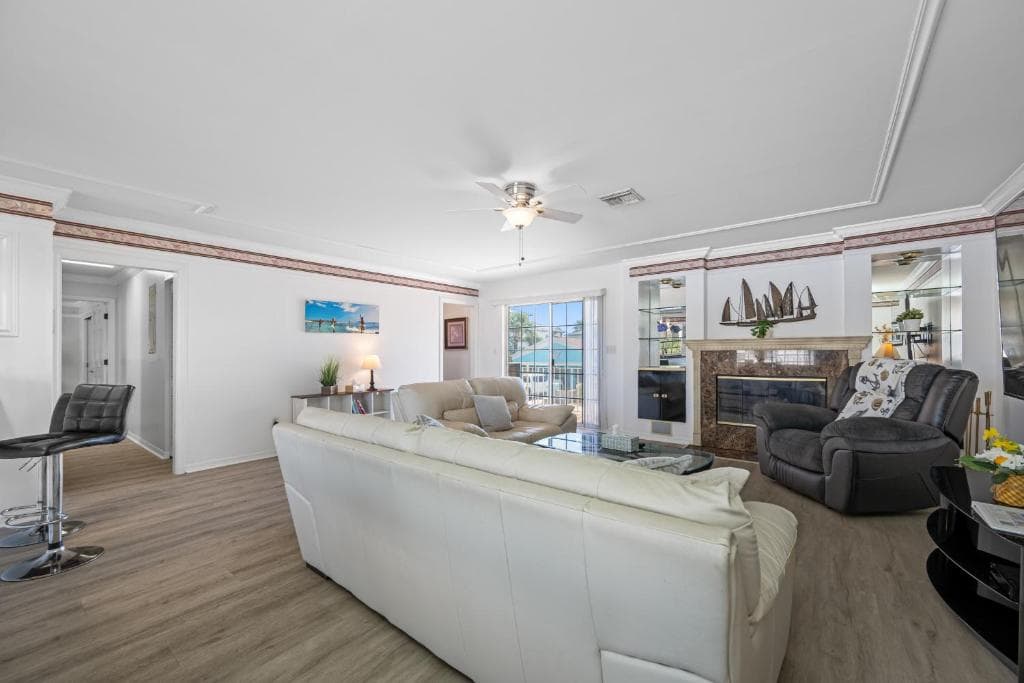 Carousel Suites -Redington Shores in Redington Shores (FL), United States