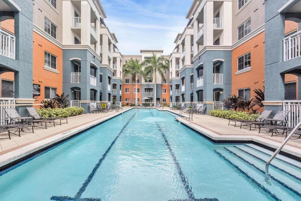 Dharma Home Suites South Miami at Red Road Commons in Miami (FL), United States