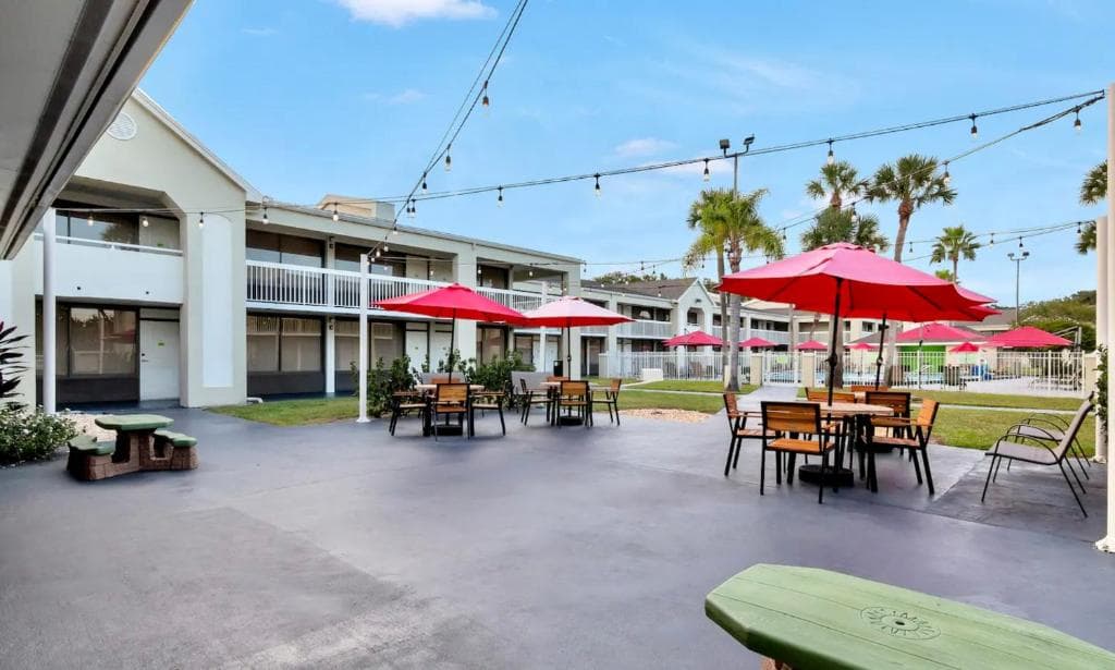 Pool - WiFi - Parking - Best Location ! in Orlando (FL), United States