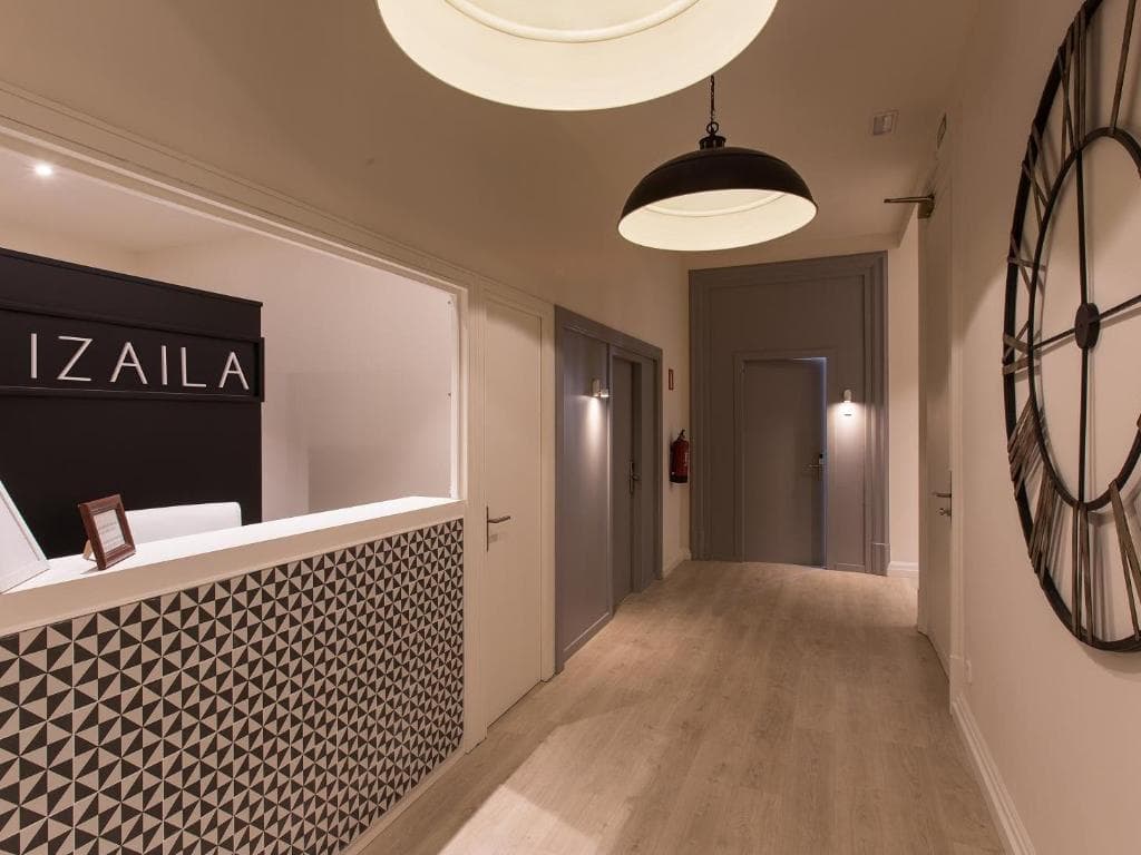 Izaila Plaza Catalunya in Barcelona, España
