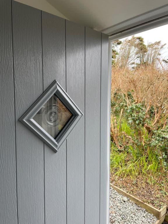 The Little Coastal Hideaway with Stunning Sea Views and Garden in Holyhead, United Kingdom
