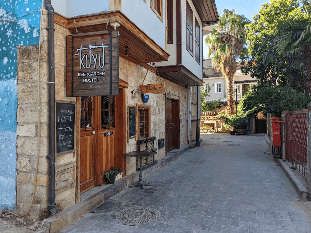 Kuyu Beergarden Hostel in Antalya, Türkiye