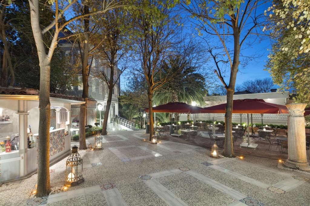 Hagia Sofia Mansions Istanbul, Curio Collection by Hilton in İstanbul, Türkiye